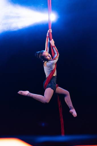 felipe-lopes-fotografia-fotografo-em-osorio-escola-de-danca-aerea-espetaculo-final-de-ano-flutua