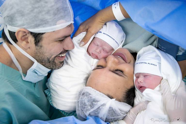 Arthur e Alice Mae Ale Obstetra Silvia Aragão