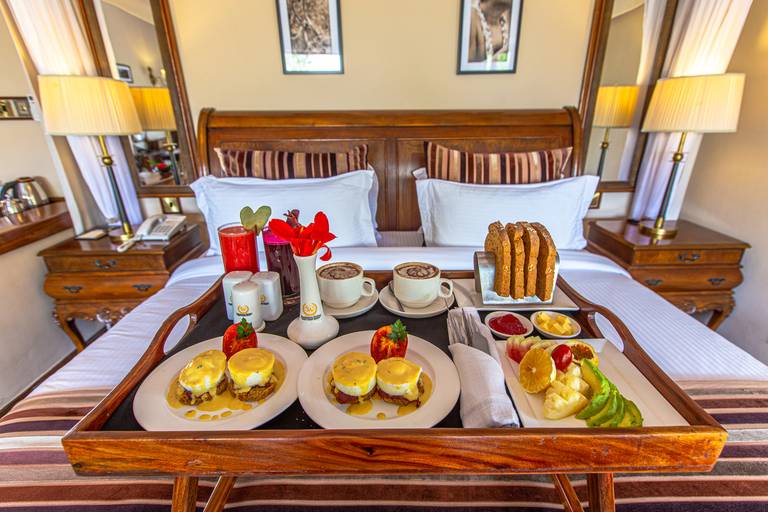 Cafe da manha completo no LAKE MANYARA KILIMAMOJA LODGE