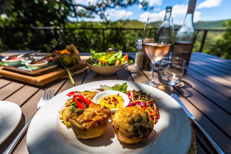 Fotografias De gastronomia no Three Tree Hills. Uma varanda na natureza. 