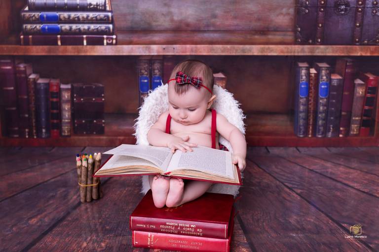 Biblioteca, menina, Luana, Moresco, Fotografia, fotografa, fotografo, estudio, foto, nene, criança, bebe, acompanhamento, mensal, trimestral, criativo, tematico, melhor, maior, menina, menino, banho, cenário