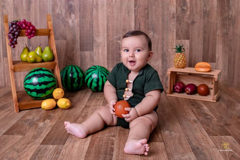 Frutas, menino, Luana, Moresco, Fotografia, fotografa, fotografo, estudio, foto, nene, criança, bebe, acompanhamento, mensal, trimestral, criativo, tematico, melhor, maior, menina, menino, banho, cenário