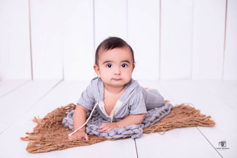 Acompanhamento bebe trimestral mensal cenario clean atual atemporal ijui cruz alta santo angelo fotografia foto ensaio estudio idea criativo onde quando local cenario menino menina melhor mais panambi ibiruba carazinho luana moresco