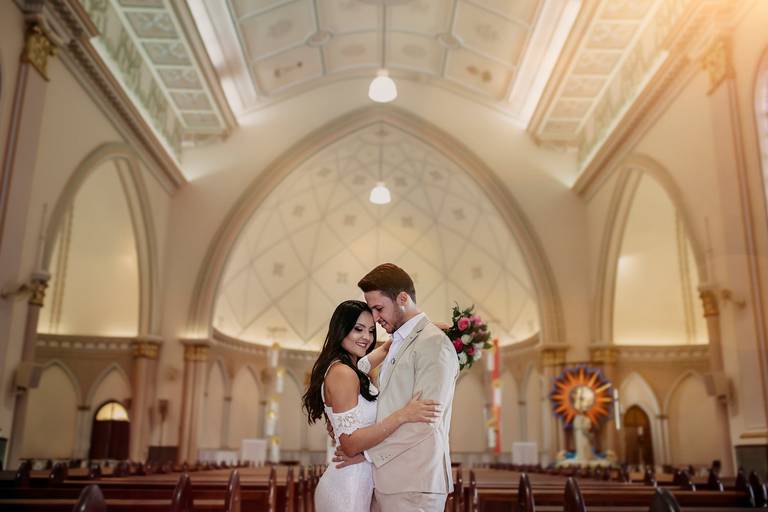 Alexandre Casttro fotografo de casamento em Patos de minas fotos diferentes com estilo espontânes lindas 