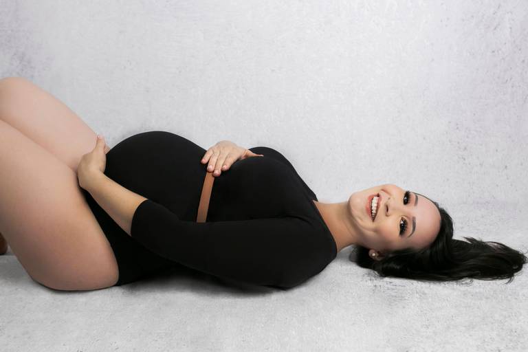 ensaio gestante estudio fotografico fotografo profissional gravidez  grávida casal famiiia joinvilleensaio gestante estudio fotografico fotografo profissional gravidez  grávida casal famiiia joinville