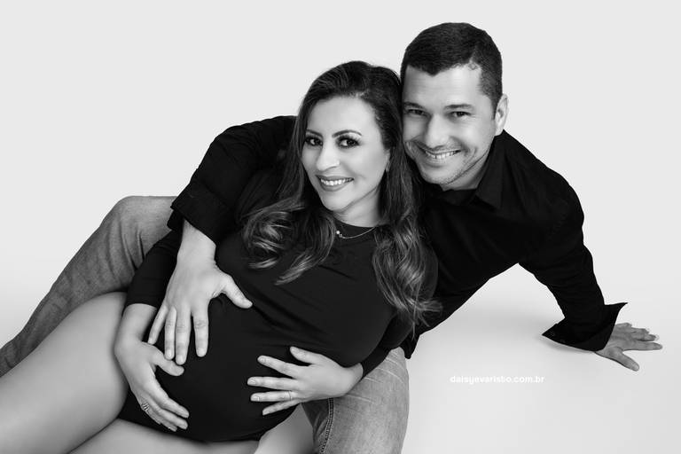 ensaio gestante estudio fotografico fotografo profissional gravidez  grávida casal famiiia joinville