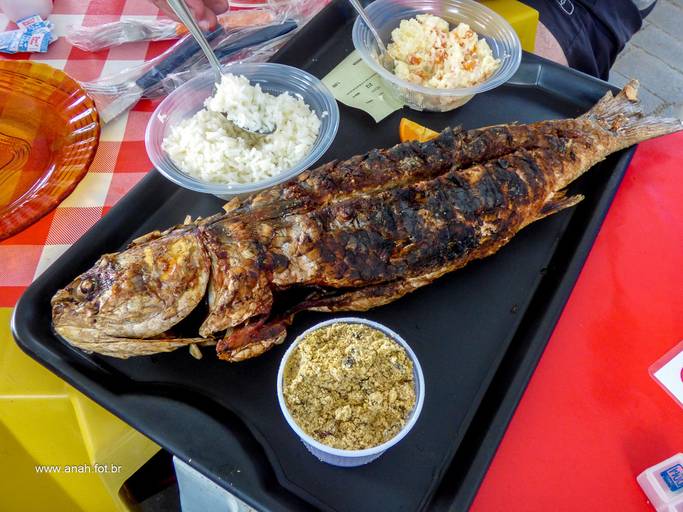 Festa de São Pedro Pescador - tainha assada