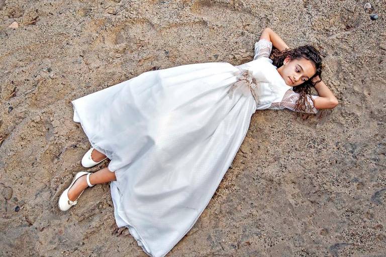 reportaje de comunión en la playa de tarragona