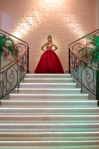 fotografia-15-anos-debutante-porto-alegre-ensaio-book-imperio-elite-king-15th-debut-festa-princesa-felicidade-familia-casa-de-festas-pista-danca-vestido-fifteen-salao-beleza