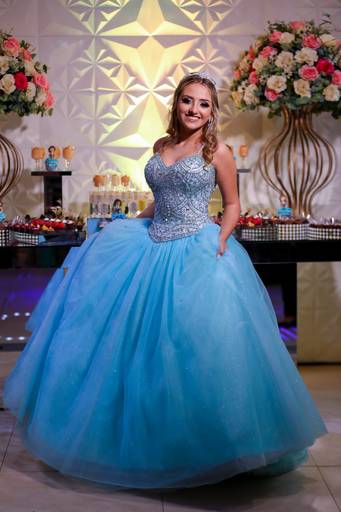 fotografia-15-anos-debutante-porto-alegre-ensaio-book-imperio-elite-king-15th-debut-festa-princesa-felicidade-familia-casa-de-festas-pista-danca-vestido-fifteen-salao-beleza