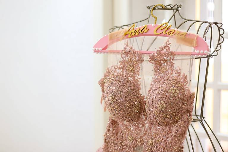 fotografia-15-anos-debutante-porto-alegre-ensaio-book-imperio-elite-king-15th-debut-festa-princesa-felicidade-familia-casa-de-festas-pista-danca-vestido-fifteen-salao-beleza