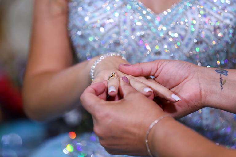 fotografia-15-anos-debutante-porto-alegre-ensaio-book-imperio-elite-king-15th-debut-festa-princesa-felicidade-familia-casa-de-festas-pista-danca-vestido-fifteen-salao-beleza