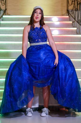 fotografia-15-anos-debutante-porto-alegre-ensaio-book-imperio-elite-king-15th-debut-festa-princesa-felicidade-familia-casa-de-festas-pista-danca-vestido-fifteen-salao-beleza
