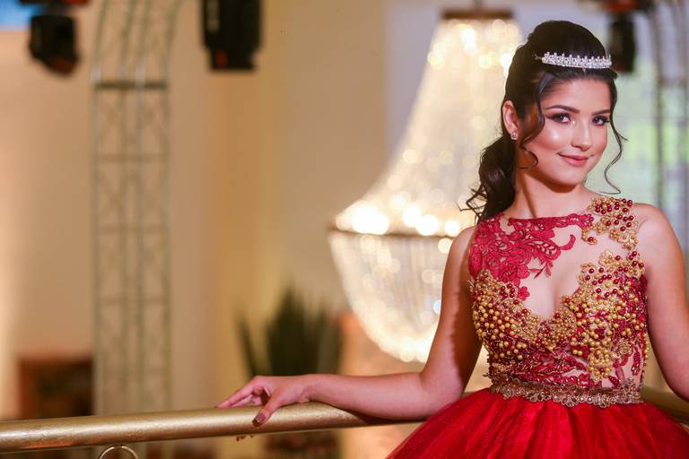 fotografia-15-anos-debutante-porto-alegre-ensaio-book-imperio-elite-king-15th-debut-festa-princesa-felicidade-familia-casa-de-festas-pista-danca-vestido-fifteen-salao-beleza