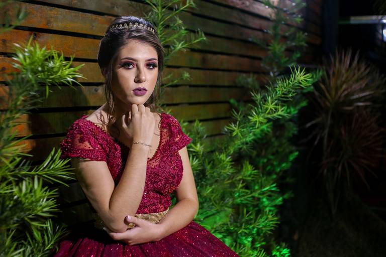 fotografia-15-anos-debutante-porto-alegre-ensaio-book-imperio-elite-king-15th-debut-festa-princesa-felicidade-familia-casa-de-festas-pista-danca-vestido-fifteen-salao-beleza