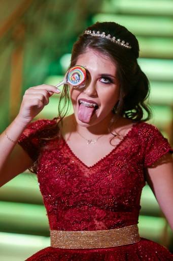 fotografia-15-anos-debutante-porto-alegre-ensaio-book-imperio-elite-king-15th-debut-festa-princesa-felicidade-familia-casa-de-festas-pista-danca-vestido-fifteen-salao-beleza