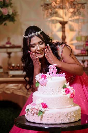 fotografia-15-anos-debutante-porto-alegre-ensaio-book-imperio-elite-king-15th-debut-festa-princesa-felicidade-familia-casa-de-festas-pista-danca-vestido-fifteen-salao-beleza