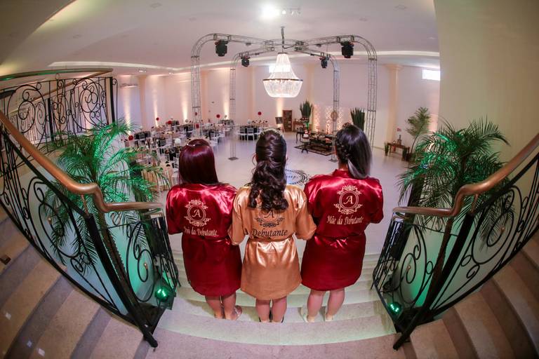 fotografia-15-anos-debutante-porto-alegre-ensaio-book-imperio-elite-king-15th-debut-festa-princesa-felicidade-familia-casa-de-festas-pista-danca-vestido-fifteen-salao-beleza