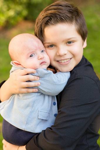 ensaio-familia-infantil-praca-externo-fotos-lindas-ceu-aberto-moda-street-parque-fotografia-modelo-job-flores-porto-alegre-rodrigo-bestetti-book-15th-quinze-anos-aniversario-fotos