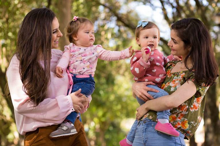 ensaio-familia-infantil-praca-externo-fotos-lindas-ceu-aberto-moda-street-parque-fotografia-modelo-job-flores-porto-alegre-rodrigo-bestetti-book-15th-quinze-anos-aniversario-fotos