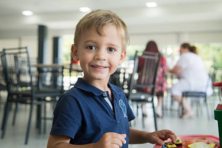 Fotografia de criança em Ilha da Madeira, Funchal, no Estúdio Valquiria Abreu Fotografia