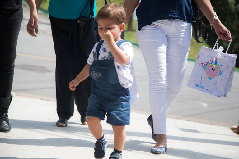 Fotografia de criança em Ilha da Madeira, Funchal, no Estúdio Valquiria Abreu Fotografia