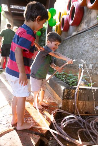 Fotografia de criança em Ilha da Madeira, Funchal, no Estúdio Valquiria Abreu Fotografia
