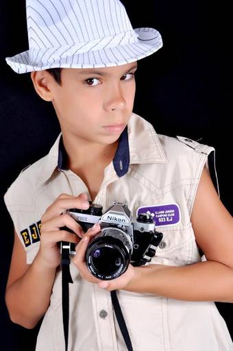 fotografia escolar em Maringá, Sarandi, Paicandu, Marialva, Mandaguari, Mandaguacu, Arapongas, Apucarana, Bom sucesso, Campo Mourão, e região   menino fotografo