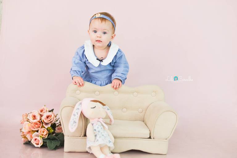 foto de bebê começando a ficar em pé maringá