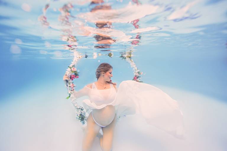Ana Mokarzel Fotografia - ensaio subaquático - ensaio piscina - Belém - Pará - fotógrafa de família - fotógrafa -  newborn - fotógrafa infantil - ensaio de família - família - fotógrafos de Belém - Ana Mokarzel retrato molhado - retrato submerso