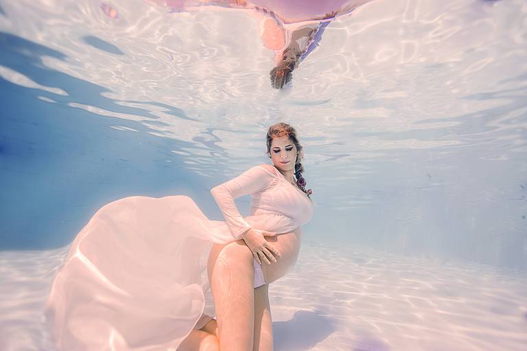 Ana Mokarzel Fotografia - ensaio subaquático - ensaio piscina - Belém - Pará - fotógrafa de família - fotógrafa -  newborn - fotógrafa infantil - ensaio de família - família - fotógrafos de Belém - Ana Mokarzel retrato molhado - retrato submerso