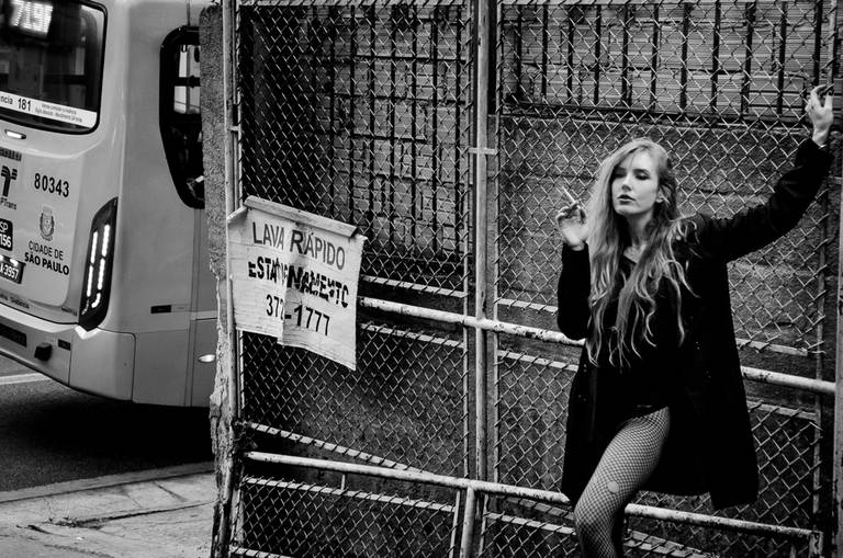 ensaio em externa - ensaio street - fotografia street - ensaio sensual - ensaio feminino intimista