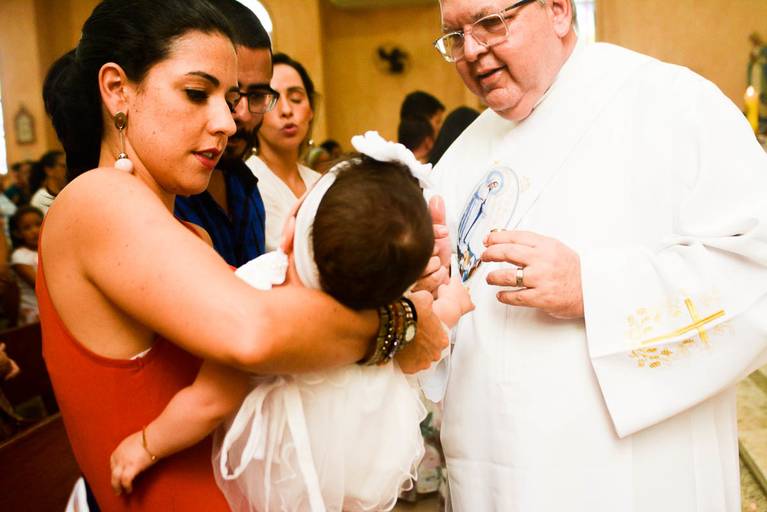 Batizado de Menina na Paróquia e Satuário Nossa Senhora de Loreto na Freguesia no Rio de Janeiro 