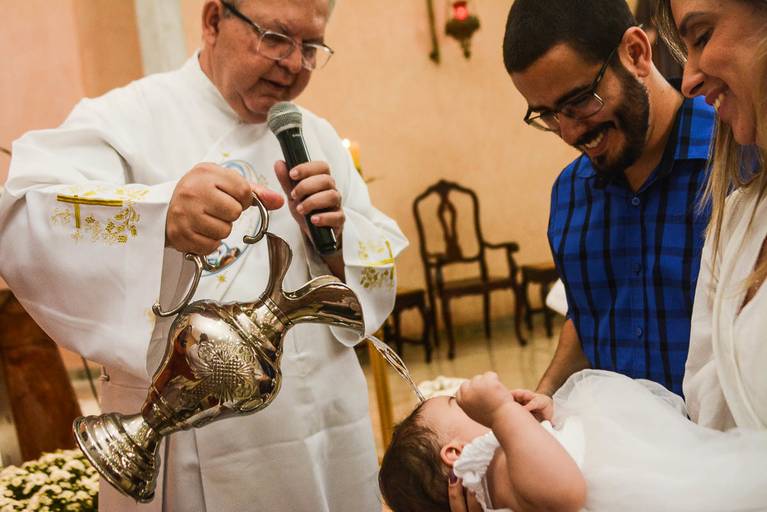 Batizado de Menina na Paróquia e Satuário Nossa Senhora de Loreto na Freguesia no Rio de Janeiro 