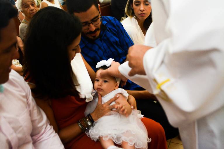 Batizado de Menina na Paróquia e Satuário Nossa Senhora de Loreto na Freguesia no Rio de Janeiro 