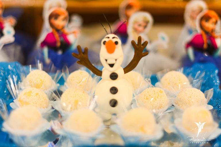 Decoraçao de Frozen em festa infantil de aniversário no Espoleta Casa de Festas em Laranjeiras no Rio de Janeiro