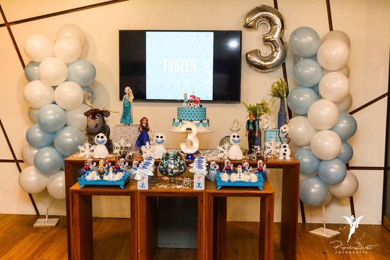 Decoraçao de Frozen em festa infantil de aniversário no Espoleta Casa de Festas em Laranjeiras no Rio de Janeiro