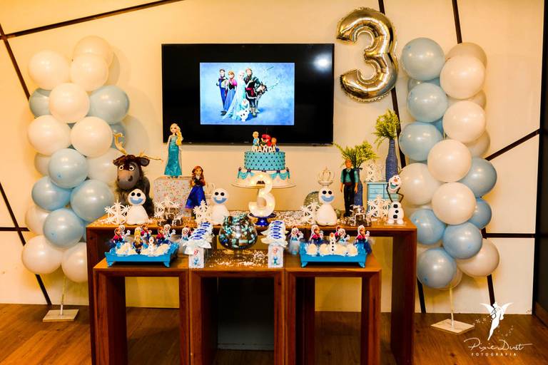 Decoraçao de Frozen em festa infantil de aniversário no Espoleta Casa de Festas em Laranjeiras no Rio de Janeiro