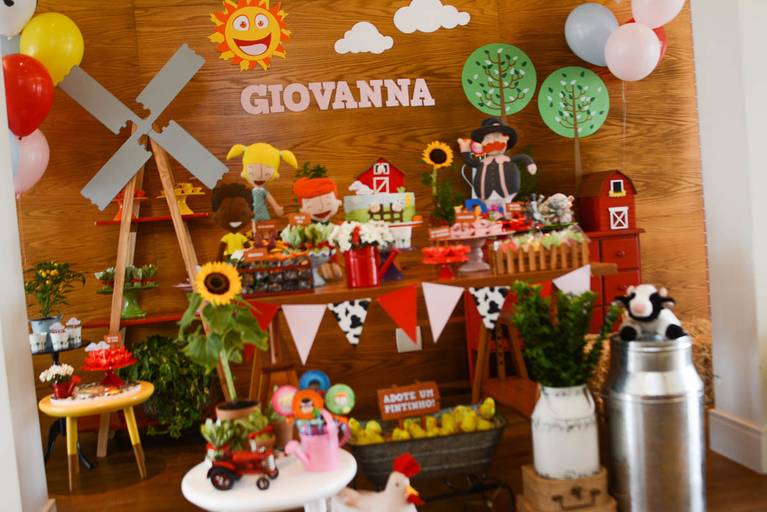 Decoração Mundo Bita  A Fazendinha em festa infantil de aniversário de 1 ano na Barra da Tijuca no Rio de Janeiro