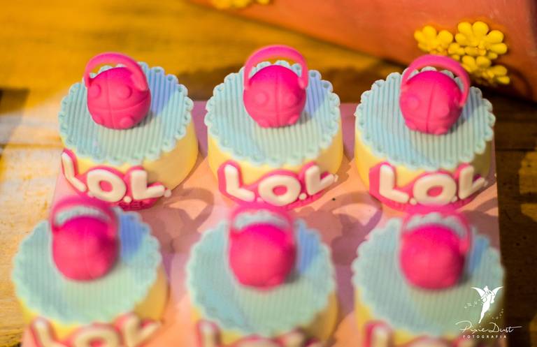 Decoração da LOL Surprise em festa infantil de aniversário na UniDuniTê na Barra da Tijuca no Rio de Janeiro
