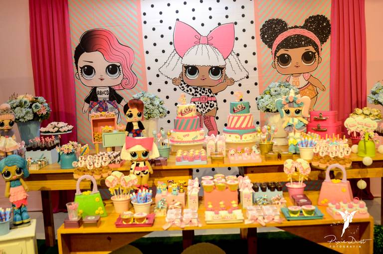 Decoração da LOL Surprise em festa infantil de aniversário na UniDuniTê na Barra da Tijuca no Rio de Janeiro