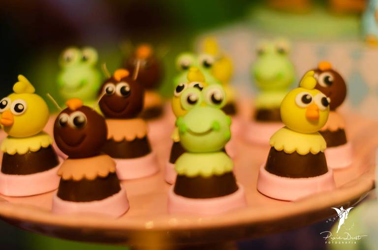 Decoração da Galinha Pintadinha em festa infantil de aniversário na Casa X  no Recreio no Rio de Janeiro