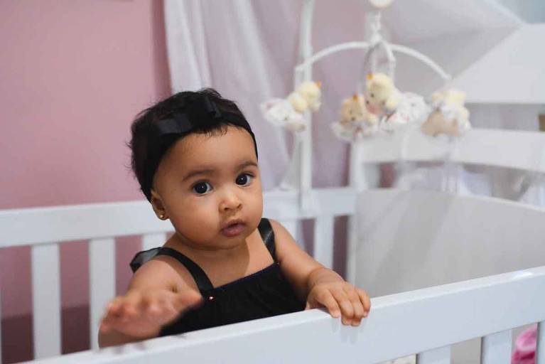 Bebê no bercinho no Rio de Janeiro 