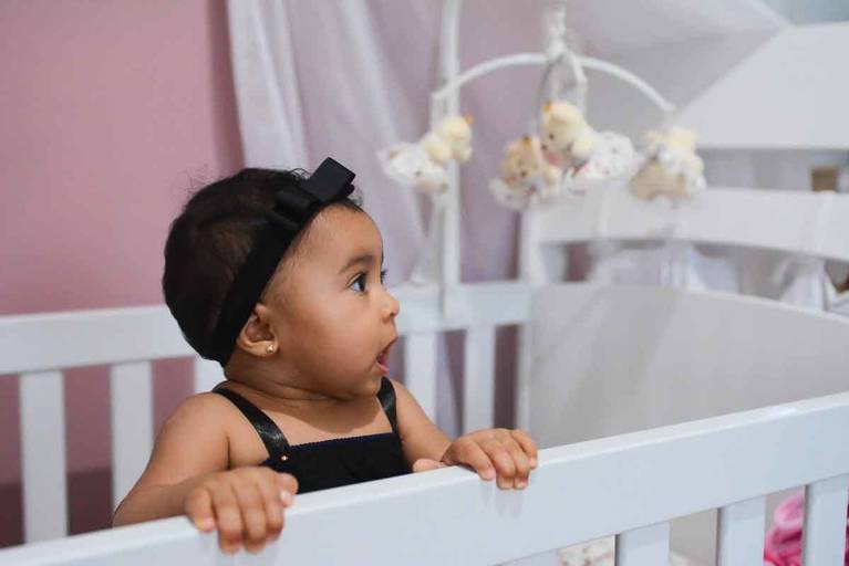 Bebê no bercinho no Rio de Janeiro 