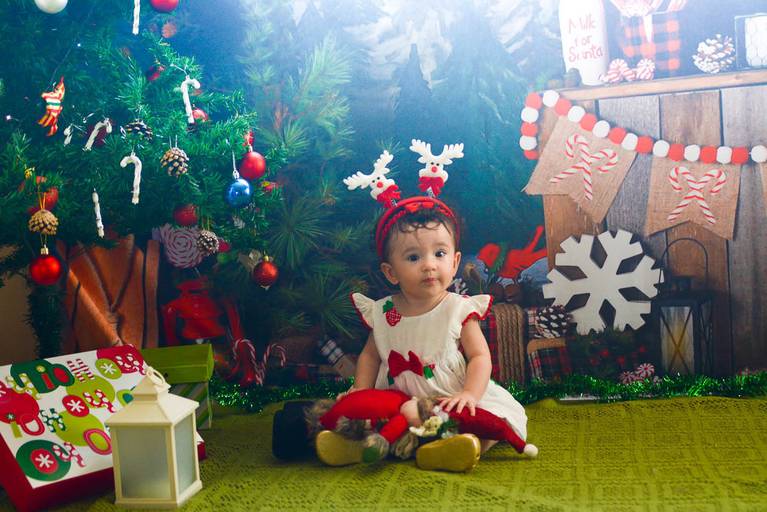 Bebê de 7 meses  em Ensaio de Natal em Estúdio na Barra da Tijuca Rio de Janeiro 