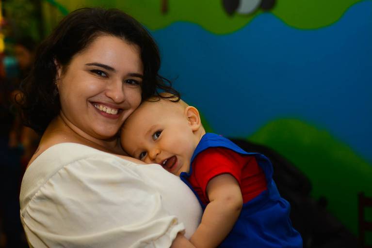 Bebê de 1 aninho durante Festa Infantil do Super Mario Bros na casa de festa Arca dos Sonhos em Laranjeiras no Rio de Janeiro