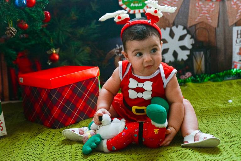 Bebê de 7 meses  em Ensaio de Natal em Estúdio na Barra da Tijuca Rio de Janeiro 