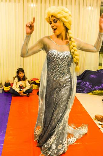 Festa Infantil Personagens Vivos Elsa e Anna de Frozen -  Princesas da Disney  Lacinho Personagens  na Barra da Tijuca no Rio de Janeiro 