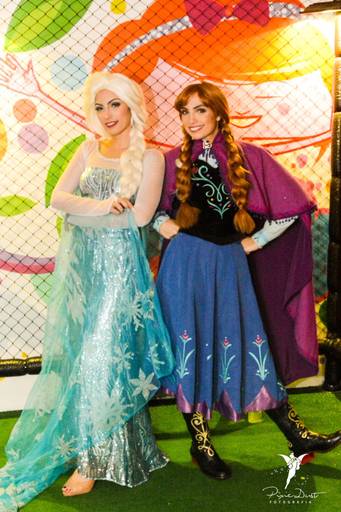 Festa Infantil Personagens Vivos Elsa e Anna de Frozen -  Princesas da Disney  Lacinho Personagens Em Espoleta Buffet Infantil em Laranjeiras   no Rio de Janeiro 