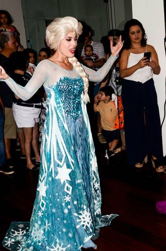 Festa Infantil Personagens Vivos Elsa e Anna de Frozen -  Princesas da Disney  Lacinho Personagens  em Botafogo no Rio de Janeiro 